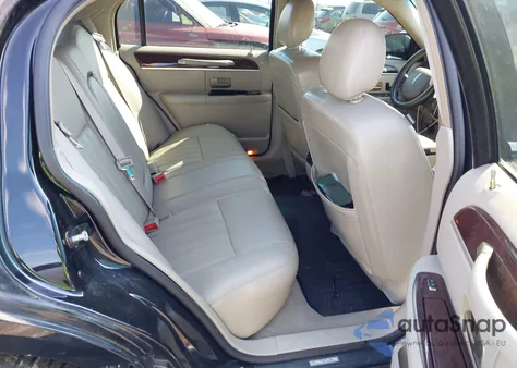 2007 Lincoln Town Car Signature from USA, damaged, VIN 1LNHM81V67Y635148